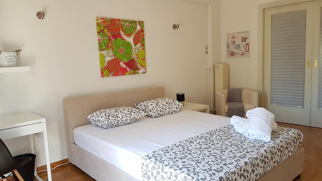 Errathens Wheat Apartment - Athens Center, 3 Bd, 1 Bath Екстер'єр фото