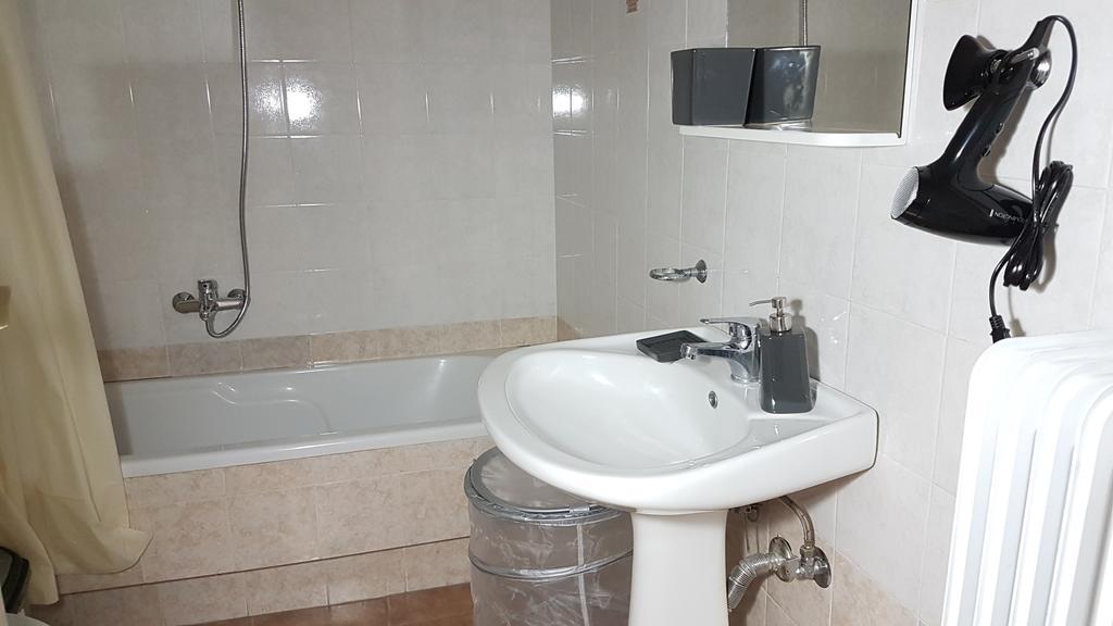 Errathens Wheat Apartment - Athens Center, 3 Bd, 1 Bath Екстер'єр фото